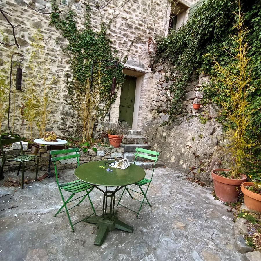 La Fontaine Bed & Breakfast Bargème Exterior foto